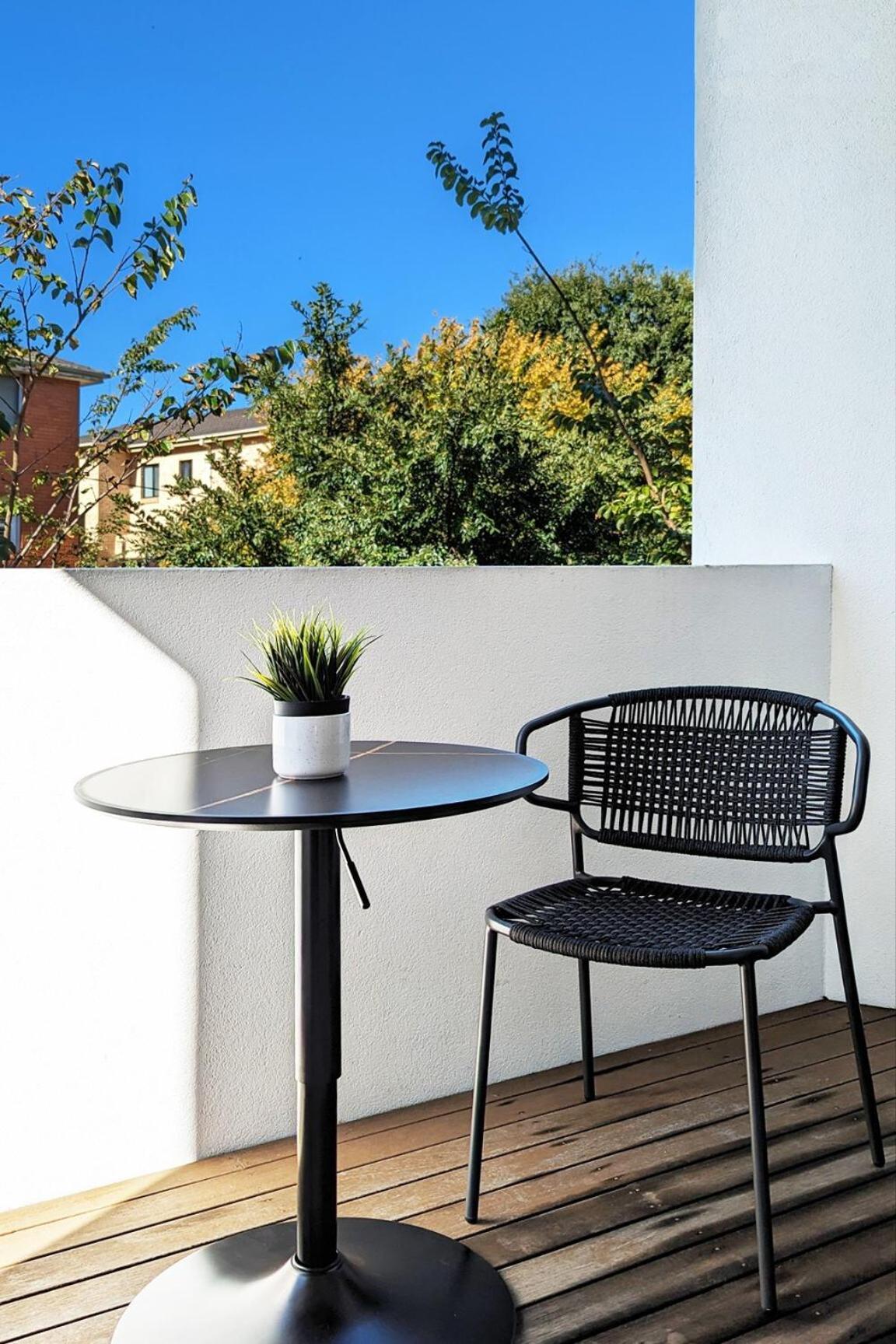 Apartment Close To Light Rail Unsw Centennial Park Free Parking Sydney