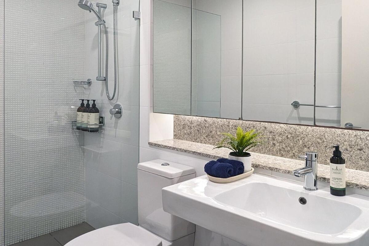 Close To Light Rail Unsw Centennial Park Free Parking Apartment